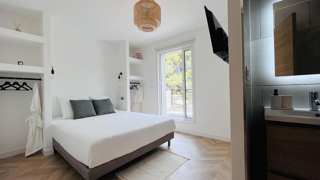Villa Holistika : Bed And Breakfast / Pool / Air Conditioning/ Mont Faron Tolón Exterior foto